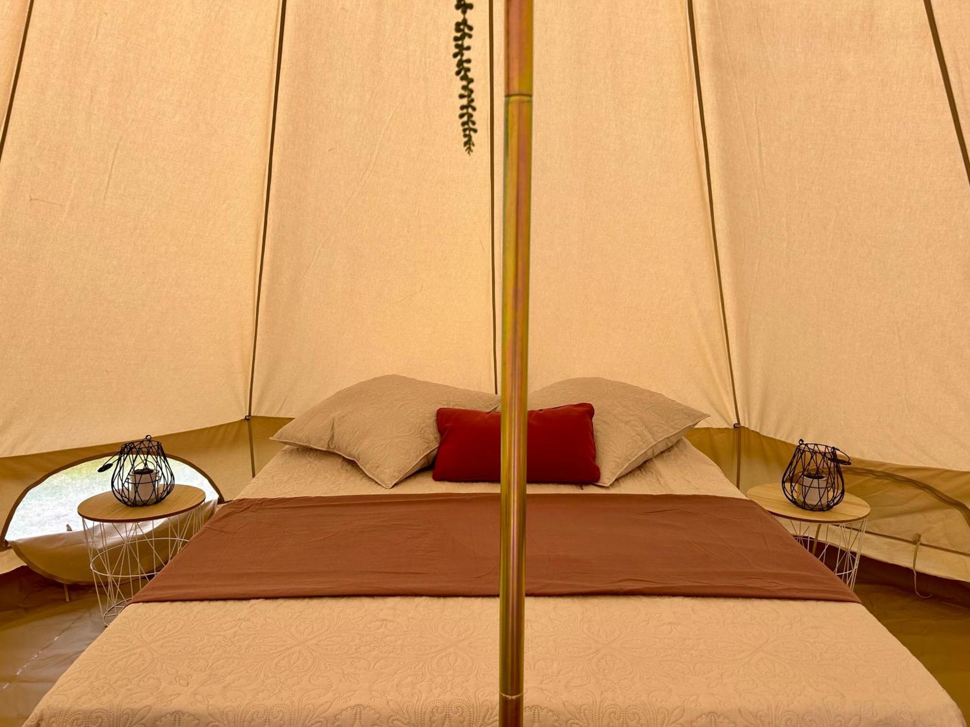 Chambre Au Jardin Tente De Charme Eguzon-Chantome Luaran gambar