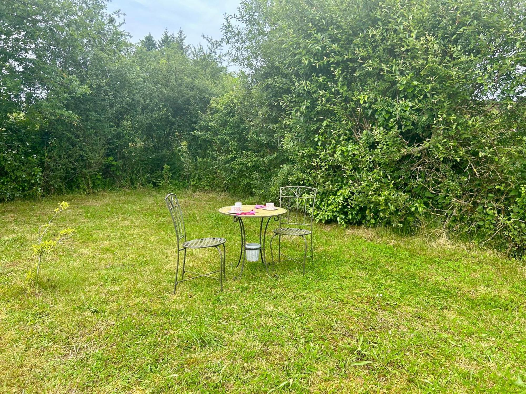 Chambre Au Jardin Tente De Charme Eguzon-Chantome Luaran gambar